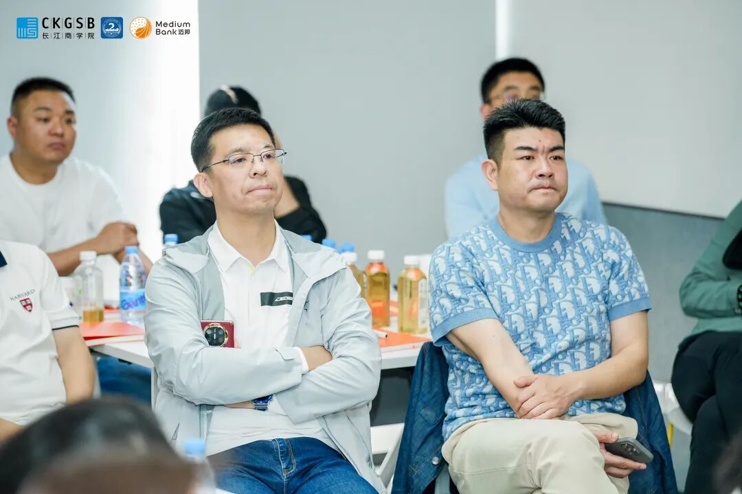 智汇长江·走进迈邦｜长江商学院EMBA46期2班参访迈邦生物 共探生物医药产业高质量发展新征程(图3)